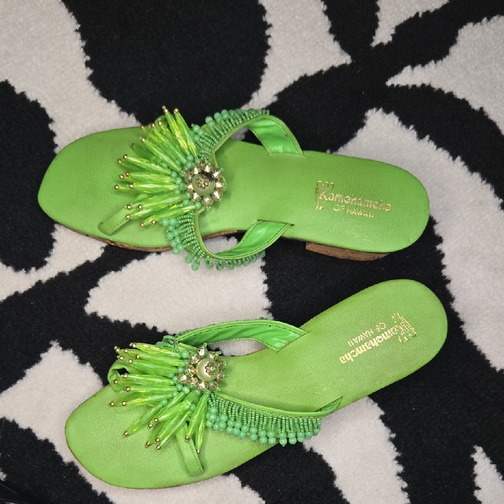 Green Floral Embellished Sandals with Flat Footbed - Picture 3 of 9
